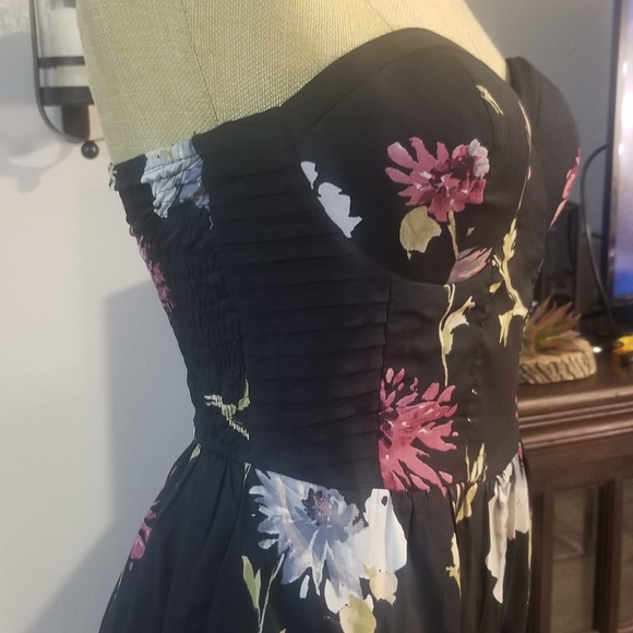 MAURICES floral strapless jumpsuit - Picture 3 of 11